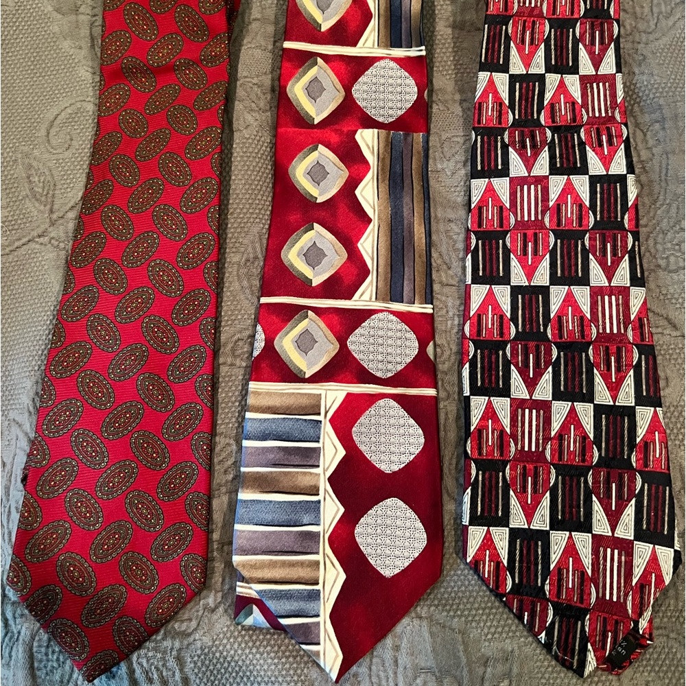 Bundle of men’s ties! Set of 3 red/burgundy/gray/black